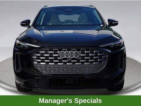 Used 2025 Audi Q5 Premium Plus AWD/4WD image 2