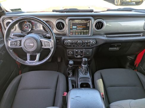Used 2018 Jeep Wrangler Unlimited Sahara AWD/4WD image 14