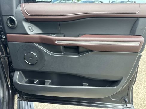 Used 2024 Ford Expedition Limited RWD image 14