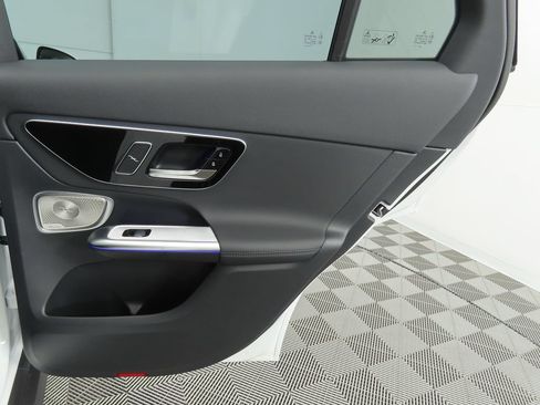 Used 2026 Mercedes-Benz GLC 300 image 27