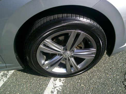 Used 2019 Volkswagen Jetta R-Line image 84