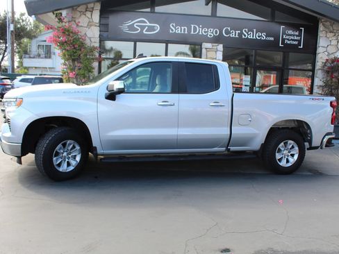 Used 2022 Chevrolet Silverado 1500 LT w/ Safety Package AWD/4WD image 2