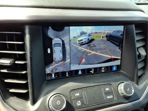 Used 2023 GMC Acadia AT4 w/ Technology Package AWD/4WD image 10