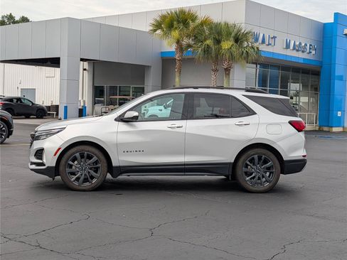 Used 2022 Chevrolet Equinox RS w/ RS Leather Package FWD image 2