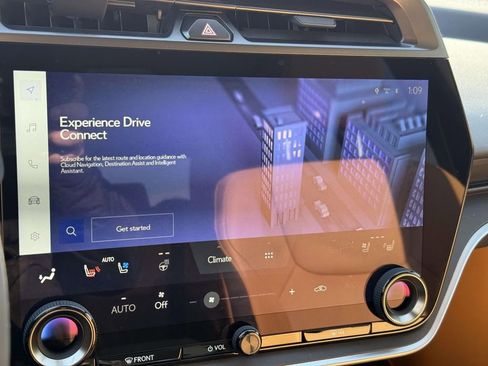 Used 2025 Lexus RZ 450e Premium w/ Technology Package image 11