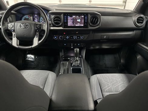 Used 2019 Toyota Tacoma TRD Sport AWD/4WD image 23