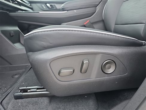 New 2026 Buick Enclave Sport Touring w/ Power Package image 32