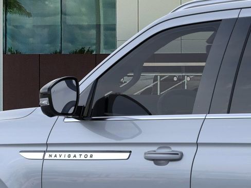 New 2026 Lincoln Navigator L Premier AWD/4WD image 20