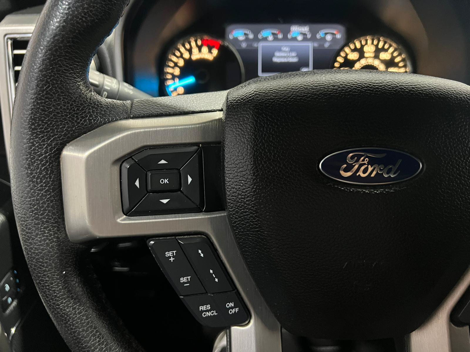 Used 2015 Ford F150 Platinum w/ Equipment Group 701A Luxury AWD/4WD image 23