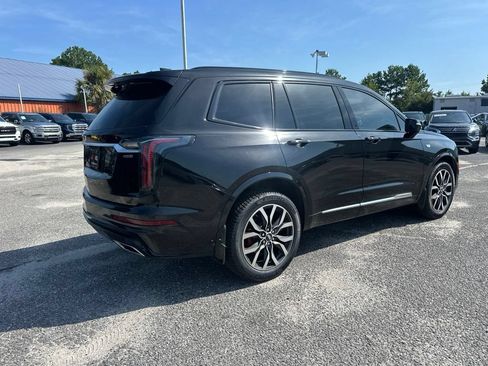 Used 2023 Cadillac XT6 Sport w/ Technology Package AWD/4WD image 3