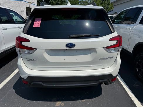Used 2020 Subaru Forester Premium AWD/4WD image 5