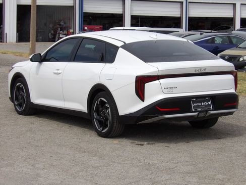 Certified 2025 Kia K4 EX FWD image 8