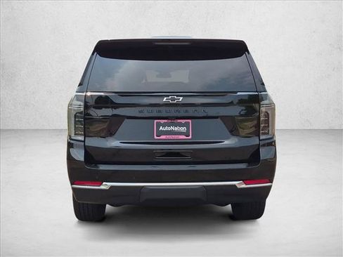 Used 2026 Chevrolet Suburban LT w/ Comfort Package AWD/4WD image 7