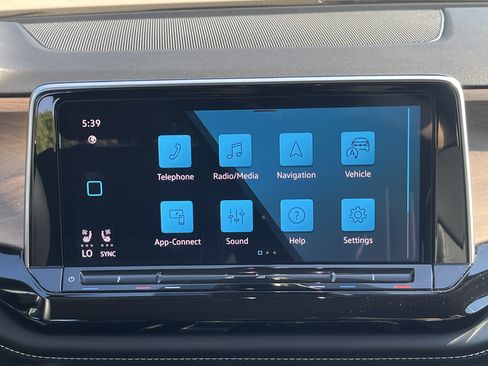 Certified 2024 Volkswagen Atlas SE w/ Black Wheel Package AWD/4WD image 15