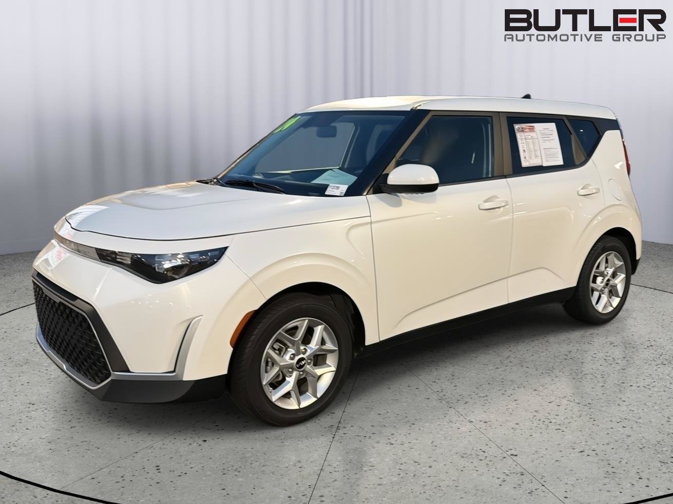 Used 2024 Kia Soul LX w/ Option Group 015 FWD image 1