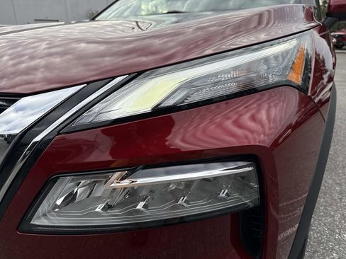 Used 2023 Nissan Rogue SV image 10