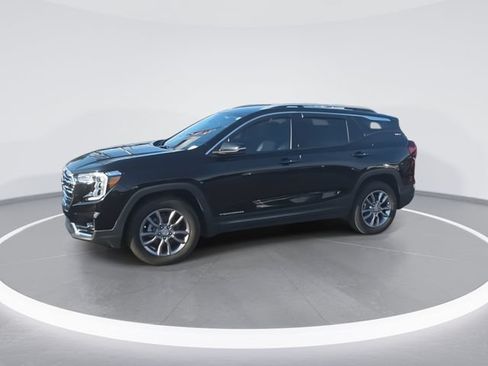 Used 2024 GMC Terrain SLT AWD/4WD image 4