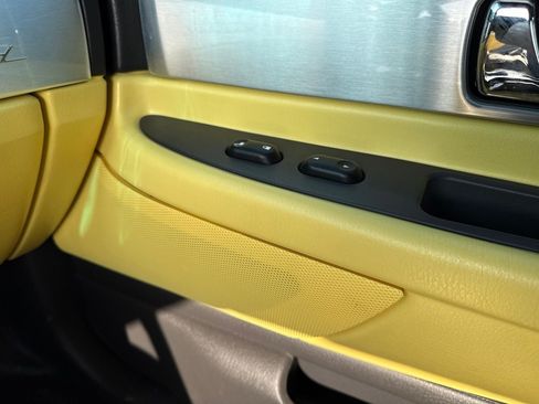 Used 2002 Ford Thunderbird RWD image 23