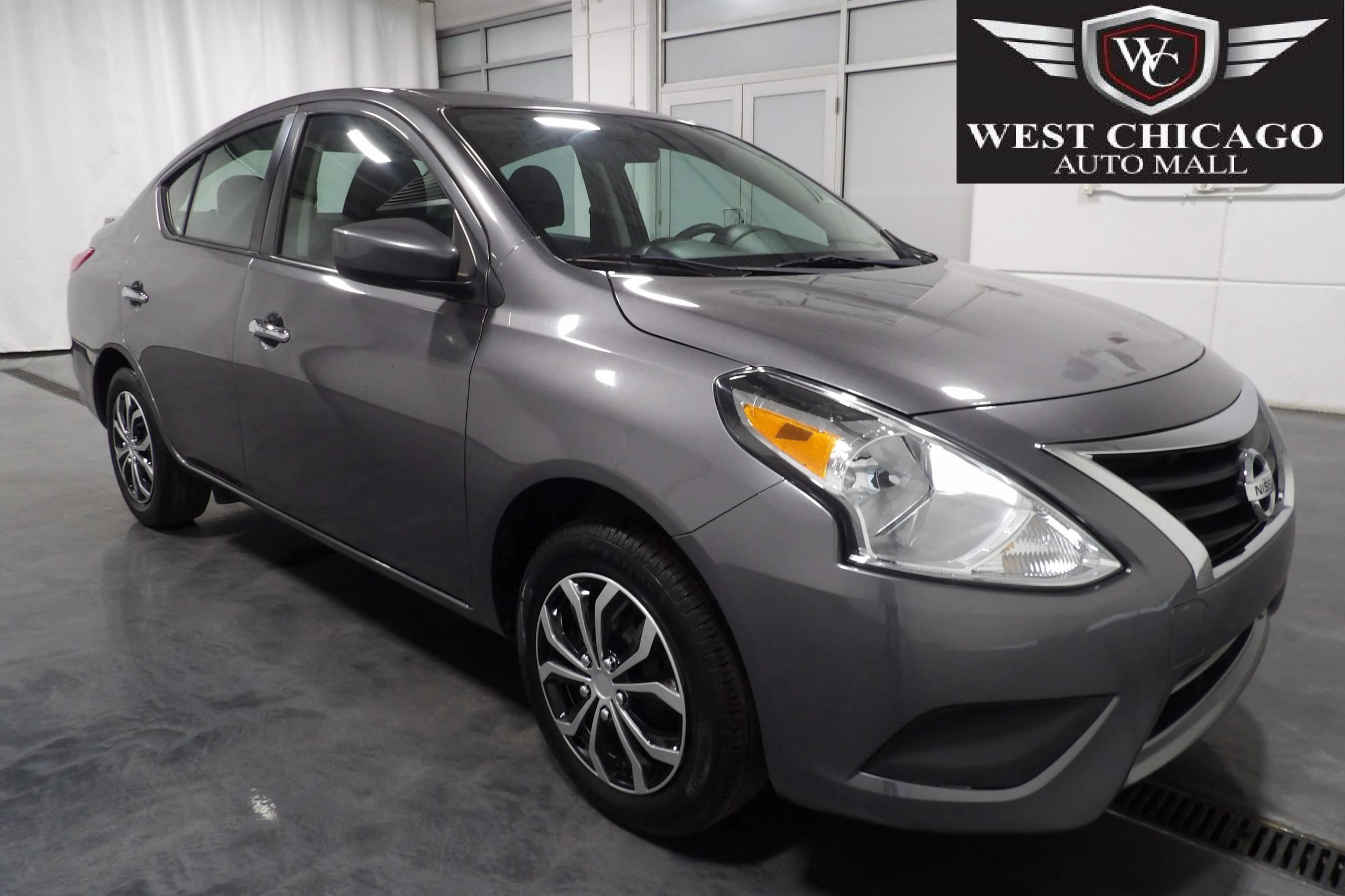 Used 2018 Nissan Versa SV FWD image 1
