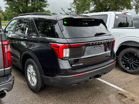New 2026 Ford Explorer Active RWD image 5