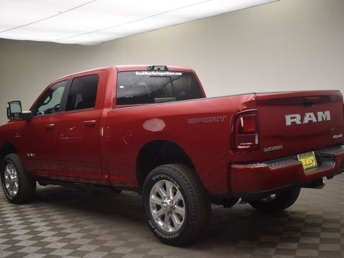 New 2026 RAM 2500 Laramie AWD/4WD image 13