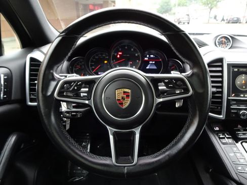 Used 2016 Porsche Cayenne AWD/4WD image 21