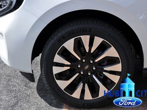 New 2026 Ford Expedition Max Platinum w/ Driver's Package AWD/4WD image 9