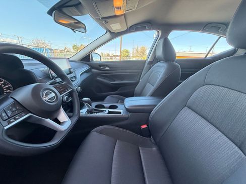 Used 2025 Nissan Altima 2.5 SV image 24