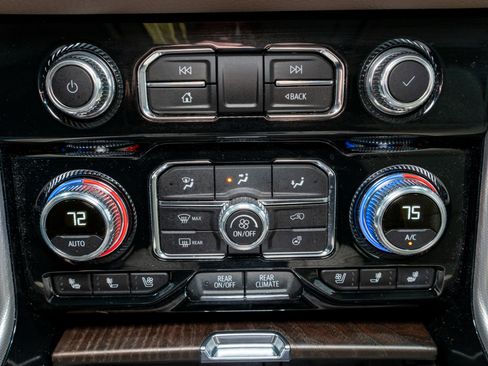 Used 2023 GMC Yukon XL Denali w/ Denali Reserve Package image 25