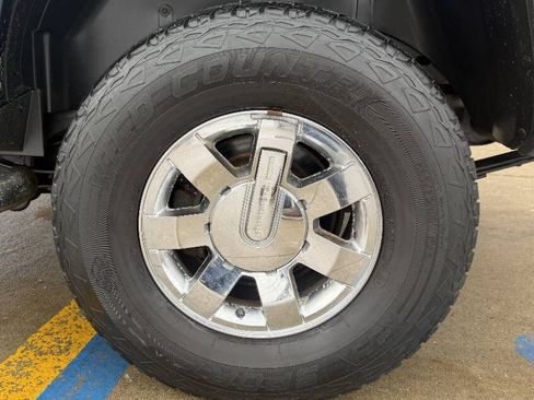 Used 2008 HUMMER H3 Luxury image 40