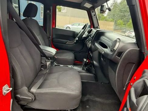 Used 2014 Jeep Wrangler Unlimited Sport w/ Power Convenience Group image 10