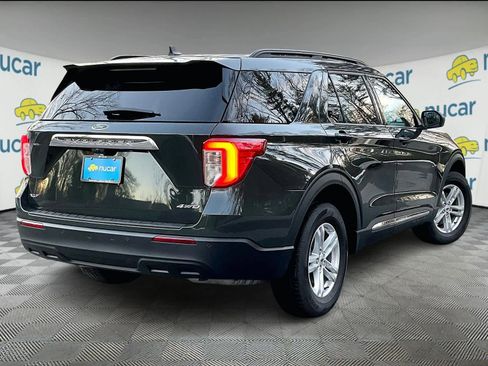 Used 2024 Ford Explorer XLT image 6