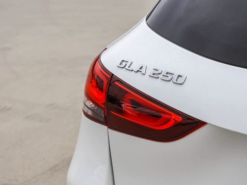 Used 2021 Mercedes-Benz GLA 250 image 11