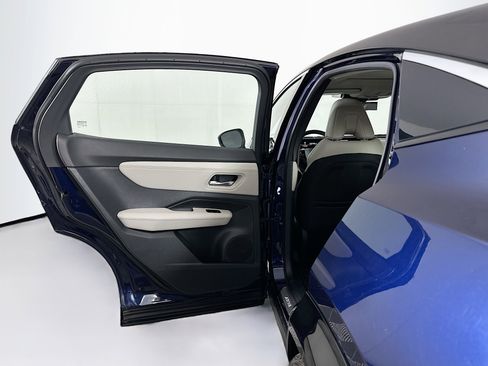 Used 2023 Nissan Ariya FWD image 28