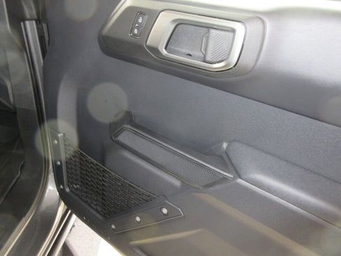 New 2025 Ford Bronco Badlands image 32