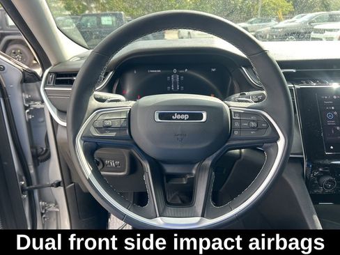 Certified 2023 Jeep Grand Cherokee Laredo w/ Luxury Tech Group I image 16