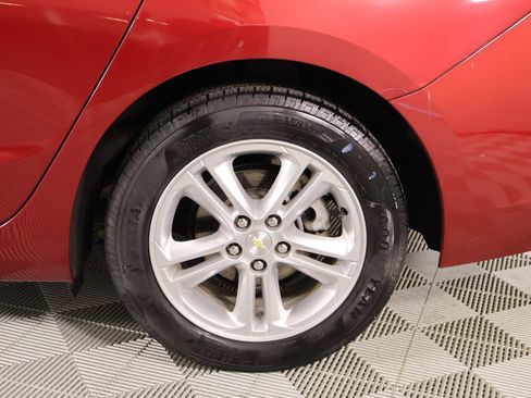 Used 2018 Chevrolet Cruze LT w/ Convenience Package image 18