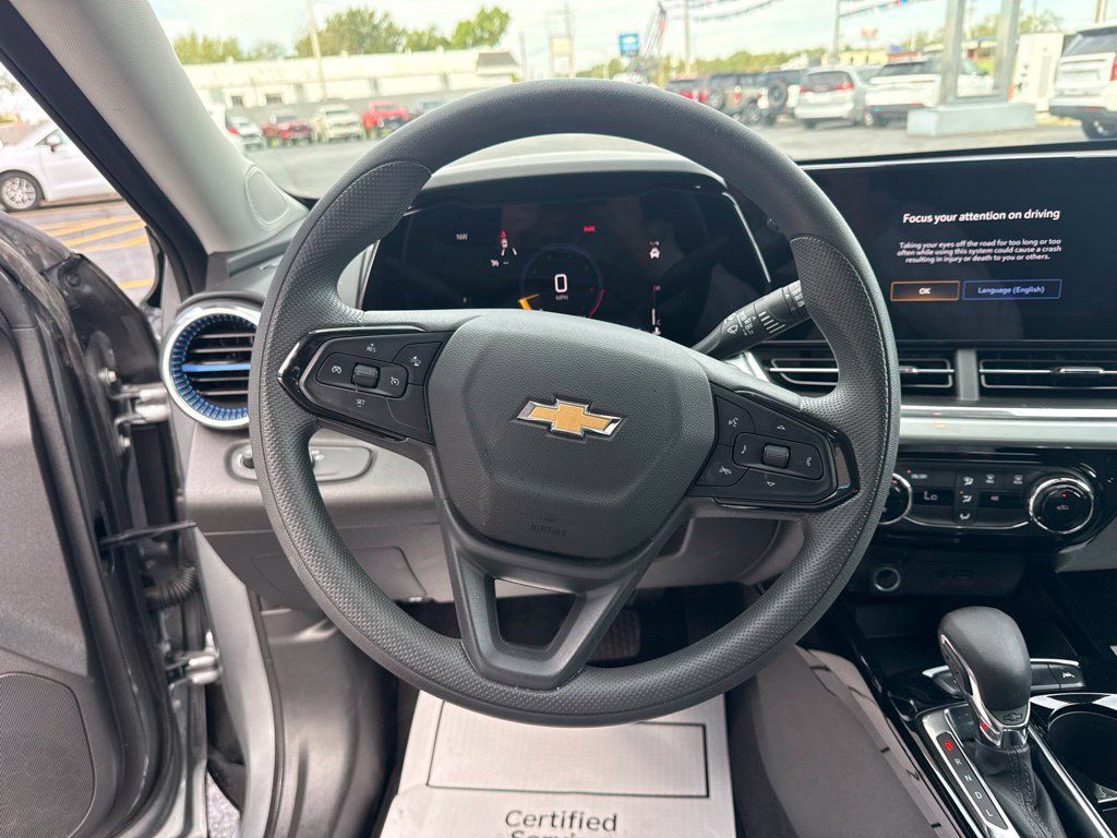 Used 2026 Chevrolet Trax LT FWD image 16