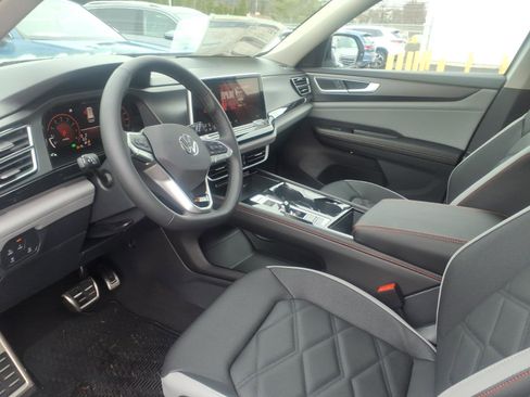 New 2026 Volkswagen Atlas Peak Edition image 12