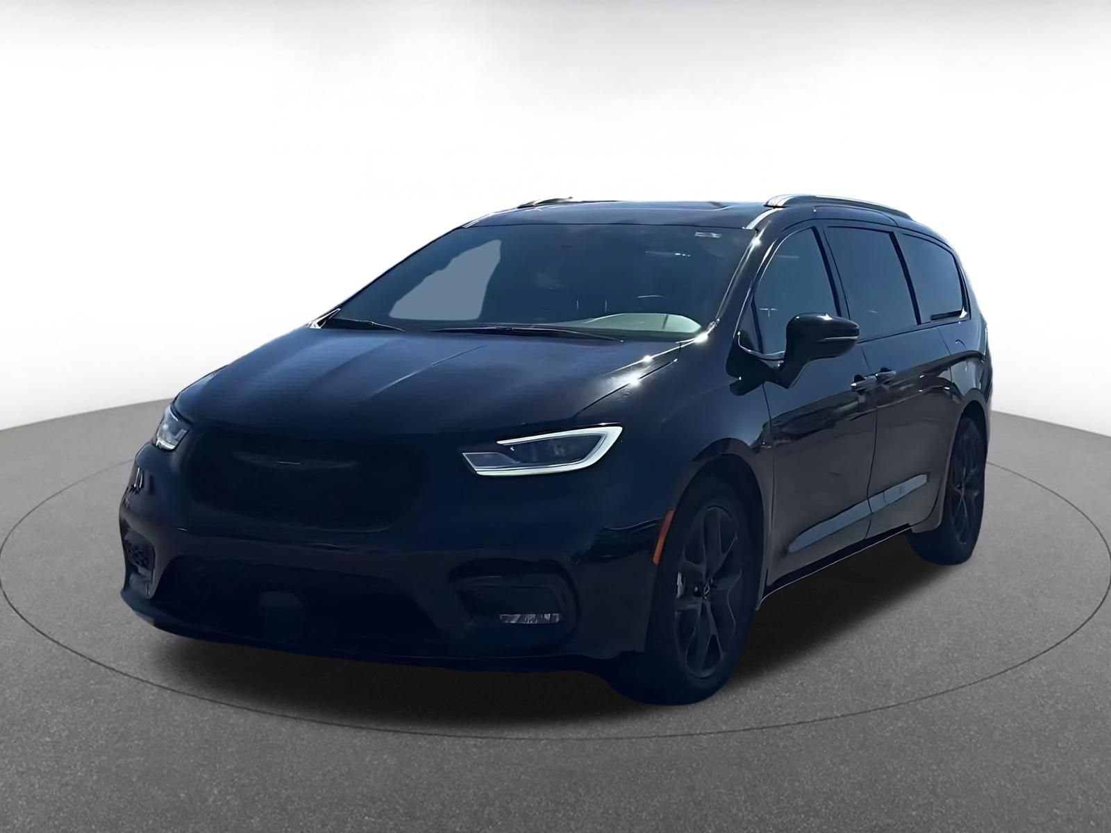 Used 2025 Chrysler Pacifica Limited FWD image 6