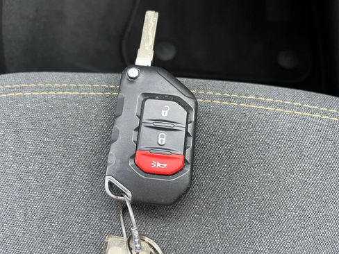 Used 2025 Jeep Wrangler Sport S image 22