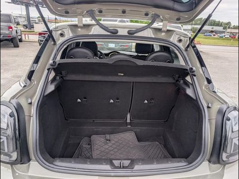 Used 2019 MINI Cooper 4-Door Hardtop w/ Signature Upholstery Package image 19