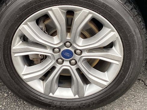 Used 2019 Ford Edge Titanium w/ Equipment Group 301A AWD/4WD image 27
