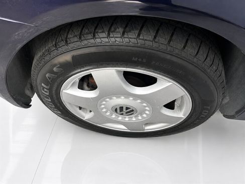 Used 2002 Volkswagen Beetle GLS FWD image 25