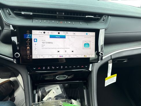 New 2026 Jeep Grand Cherokee Altitude image 16