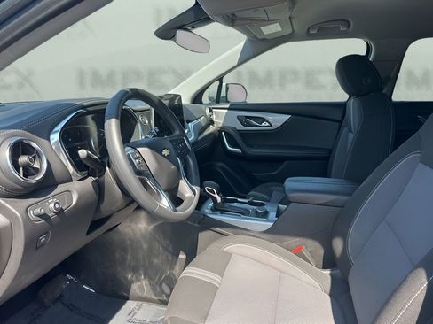 Used 2025 Chevrolet Blazer LT image 9