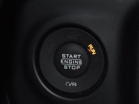 Used 2022 Jeep Wrangler Unlimited Sahara image 24