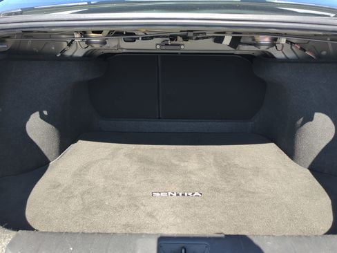 Used 2024 Nissan Sentra SV FWD image 10