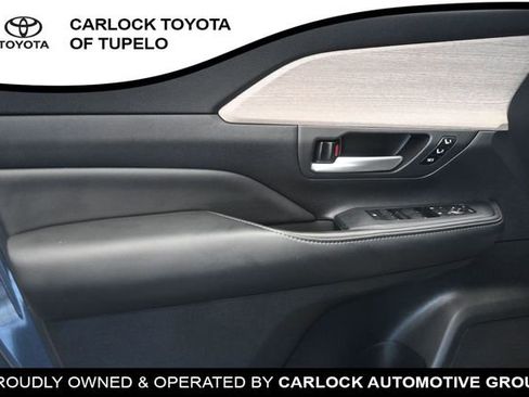 Used 2025 Toyota Grand Highlander AWD image 36