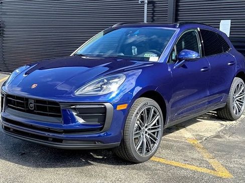 Certified 2026 Porsche Macan AWD/4WD image 1